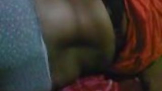 ನಾನು ತಲೆಯಿಂದ ಟೋ ಗೆ ಹುಡುಗಿಯನ್ನು ನಿರುತ್ಸಾಹಗೊಳಿಸಿದನು ಮತ್ತು ಕೋಳಿಯಲ್ಲಿ ನಾಶವಾಗಿದ್ದನು! ಕೊನೆಯಲ್ಲಿ, ಶಿಶು ಸ್ವತಃ ಒಂದು ಚಿನ್ನದ ಮಳೆ ಹೊರಹಾಕುವಂತೆ.