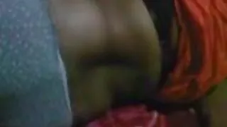 ನಾನು ತಲೆಯಿಂದ ಟೋ ಗೆ ಹುಡುಗಿಯನ್ನು ನಿರುತ್ಸಾಹಗೊಳಿಸಿದನು ಮತ್ತು ಕೋಳಿಯಲ್ಲಿ ನಾಶವಾಗಿದ್ದನು! ಕೊನೆಯಲ್ಲಿ, ಶಿಶು ಸ್ವತಃ ಒಂದು ಚಿನ್ನದ ಮಳೆ ಹೊರಹಾಕುವಂತೆ.